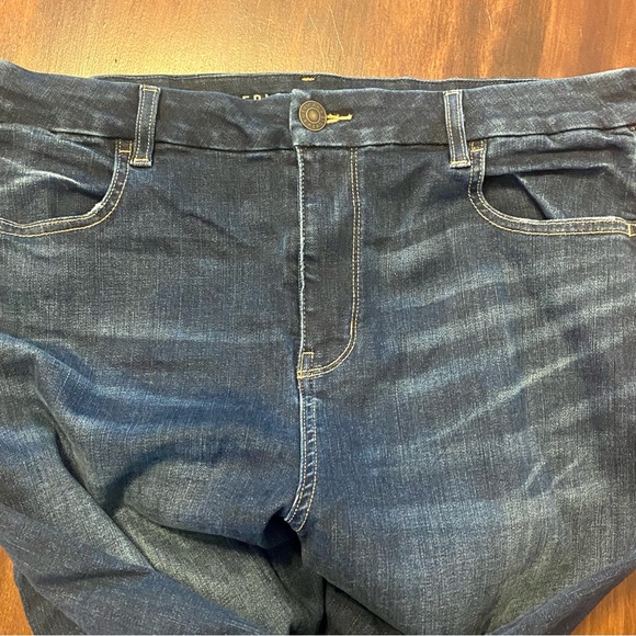 American Eagle Curvy Hi Rise Jegging - Picture 6 of 6